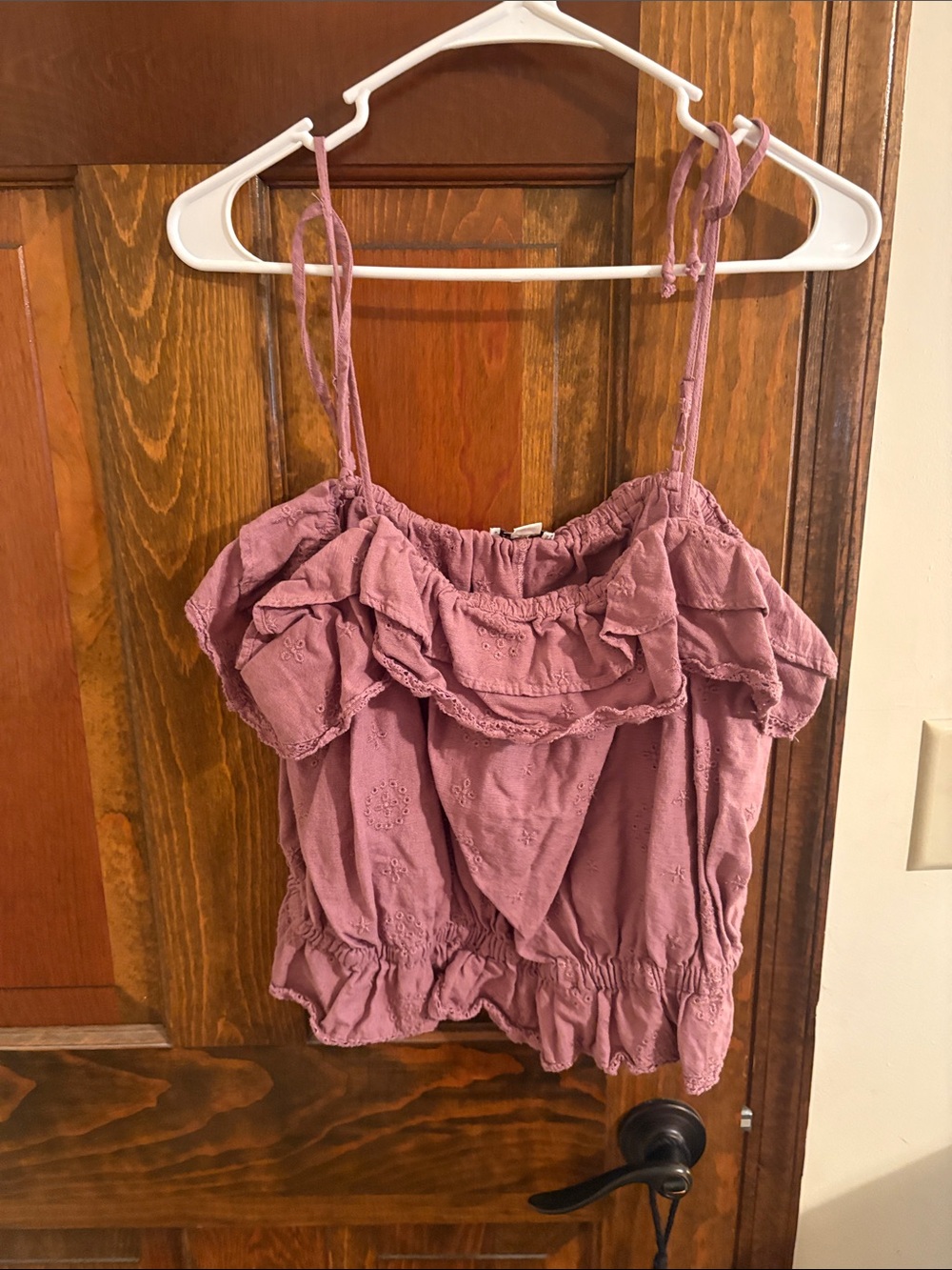 American eagle Women’s Ruffled Eyelet Tank Top - Dusty Rose